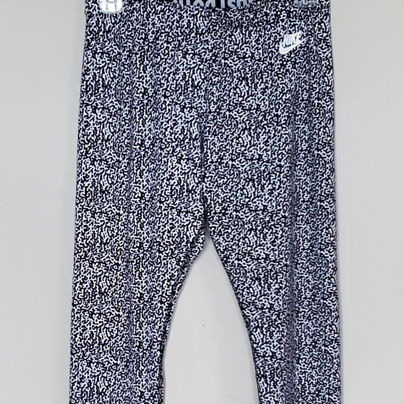 Nike Black & White Leggings Sz. M - Picture 2 of 7
